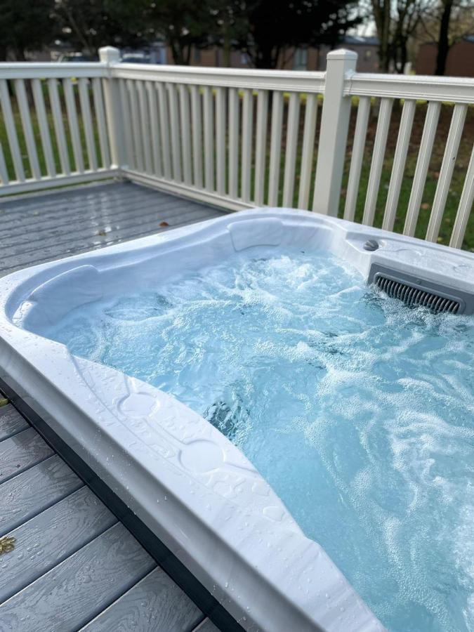 Dakota Lodge With Hot Tub 约克 外观 照片